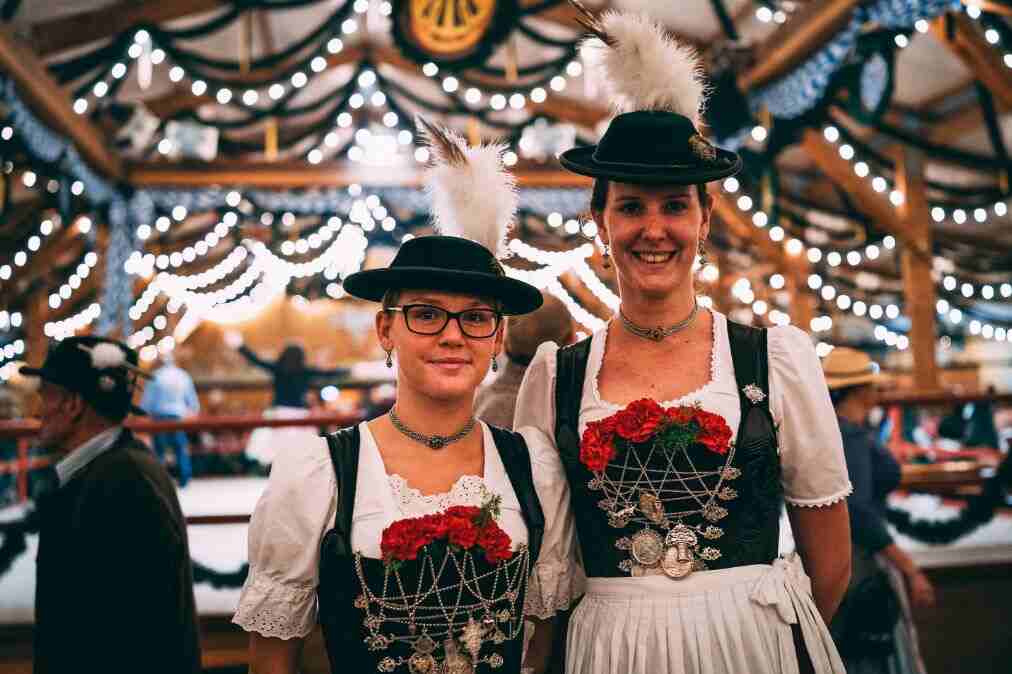 Oktoberfest Galley two girls with white and black dress 